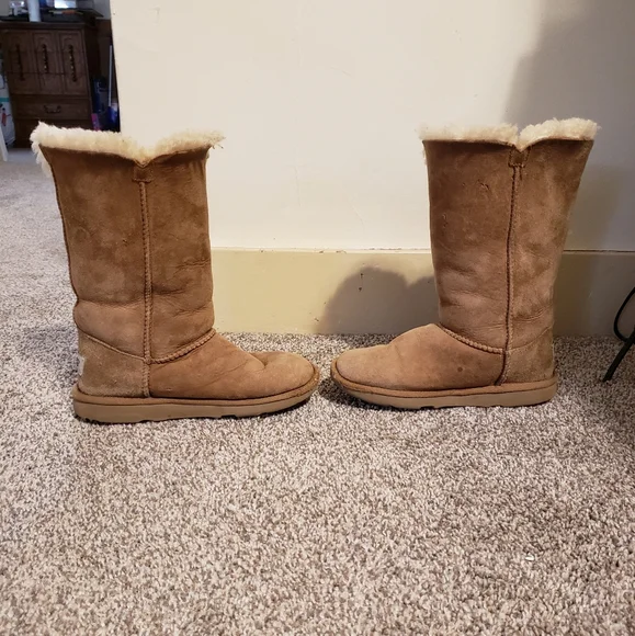 Authentic Ugg designer tall Triple Bailey Button boots sz 3 in good condition - Picture 9 of 14